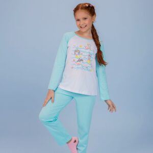 Pijama longo infantil.