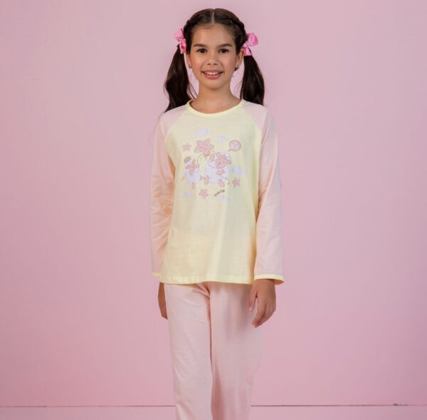 Pijama longo infantil.