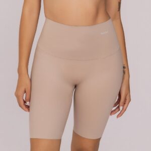 Short longo skin. Pala invisível.